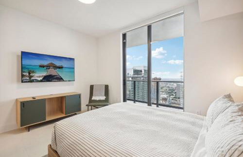 Stunning Lux 2 Bed 2 Bath with Panoramic View from Balcony - Foto 25