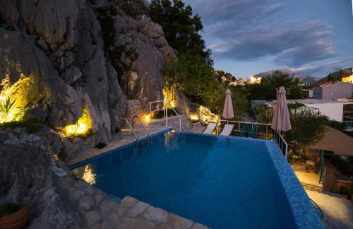 Stone House Marin - Photo 13