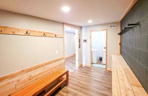 Bowling Alley! Expansive Group Getaway in Lewiston - Foto 41