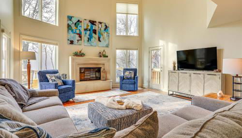 Steps to White River Mountain View Home with Deck! - Foto 2