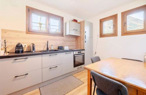 Cozy Alpine Apartment Sleeps 4, Private Parking - Foto 13