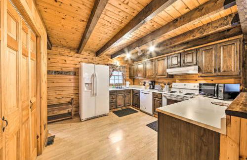 All-Season Sanctuary Steps to Moosehead Lake - Foto 10