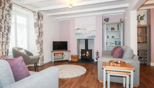 Still Waters - Photo 4