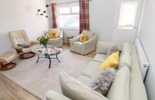 1 Gloucester Way - Photo 3