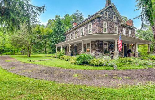 Steps to Delaware Canal Enchanting Stone Cottage! - Foto 25