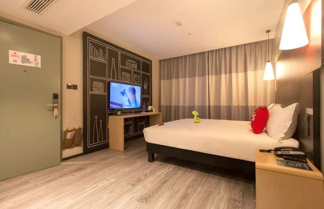 The Ibis Hotel - Photo 9