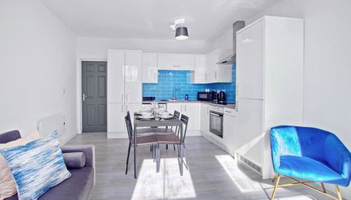 Large Modern Apartment I Sleeps 3 I Fast Wi-Fi I Self Check-in I Free Private Parking I LongTerm Rates Available - Foto 5