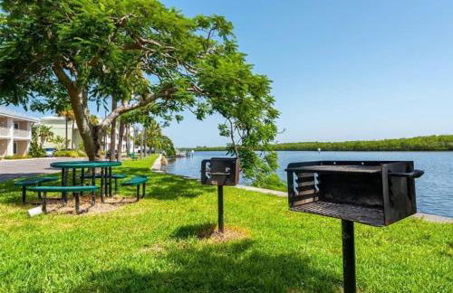 Little Harbor Resort #301 Tampa Bay FL Beach, Nautical Paradise - Photo 5