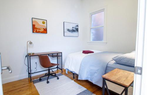 Modern & Spacious 4-Bedroom Apartment in Roxbury - Foto 16