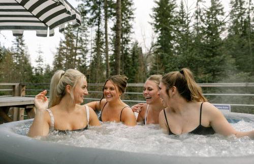 The BOAT HAUS A Montana Tiny Cabin Forest Retreat - Foto 5