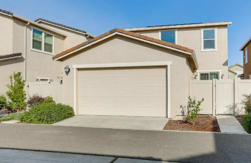 7 Mi to Dtwn Sacramento Peaceful Gem with Patio! - Foto 25