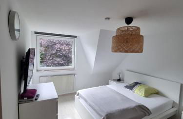 Ferienhaus mit 5 Zimmer und Küche im Norden von Hamburg am Flughafen - Foto 1