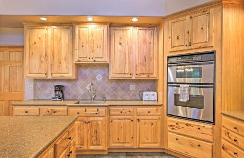 Charming, Spacious and Pet-Friendly Buena Vista Home - Photo 9