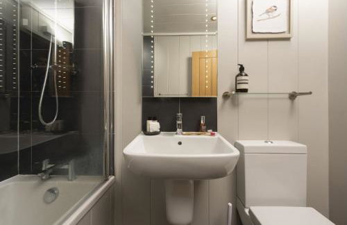 Blackbird Lodge, Strawberryfield Park - Free Parking, Hot tub, pets allowed - Photo 15