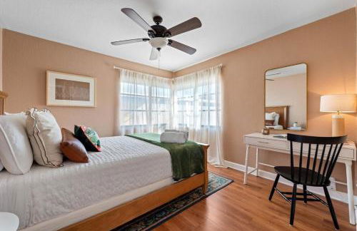 Family Friendly Home Near Beach and Downtown - Photo 14