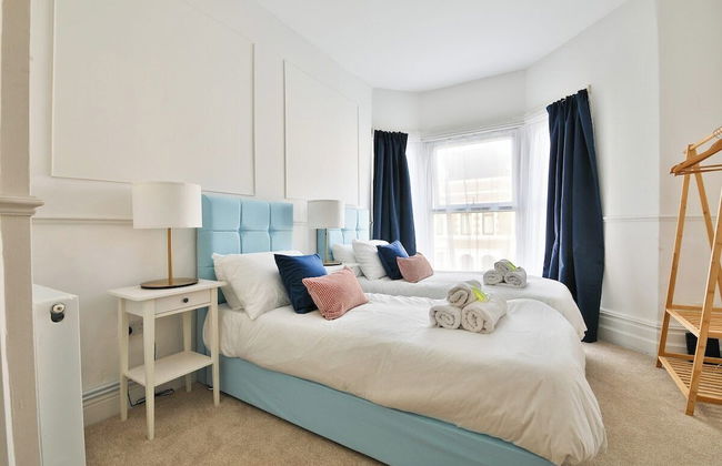 Beautifully Designed 2 Bed Apartment - Foto 11