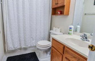 Modern Comfort Loves Park - Stylish 3BR Getaway - Foto 68