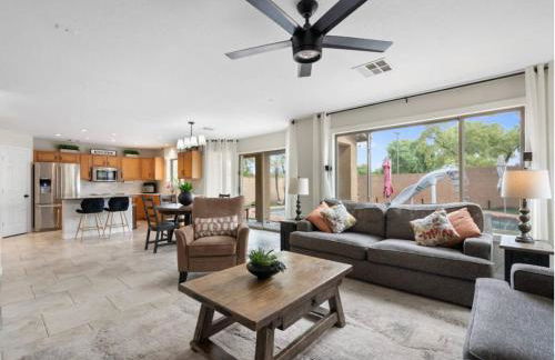 Gilbert Oasis Pool Home - Photo 2