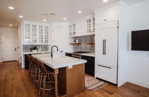 Townhome w Private Hot Tub Air Hockey and more - Foto 28