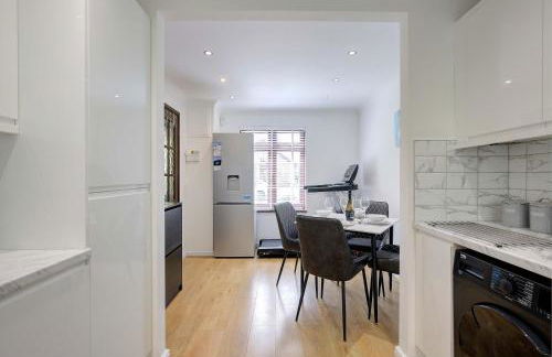 Spacious & Bright 3 Bedroom House in Peterborough - Foto 20