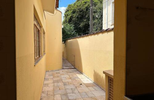 Quarto Elegante - Casa com piscina no Centro - Foto 27