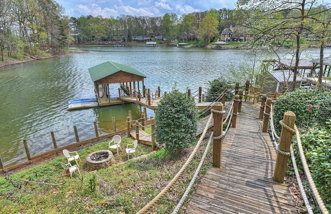 Lakeside Lodge by Avantstay Hot Tub + Dock - Foto 7