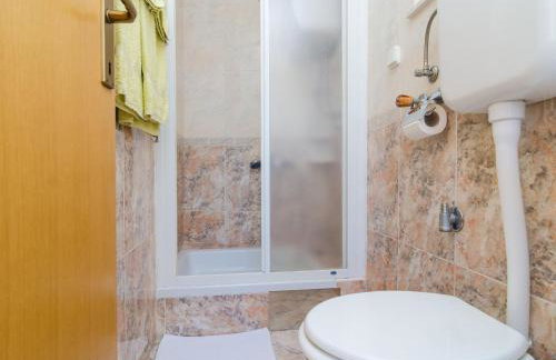 Apartments & Rooms Bari i -Comfort One Bedroom Apartment with Balcony and Garden View Apt Preko-5 - Foto 13
