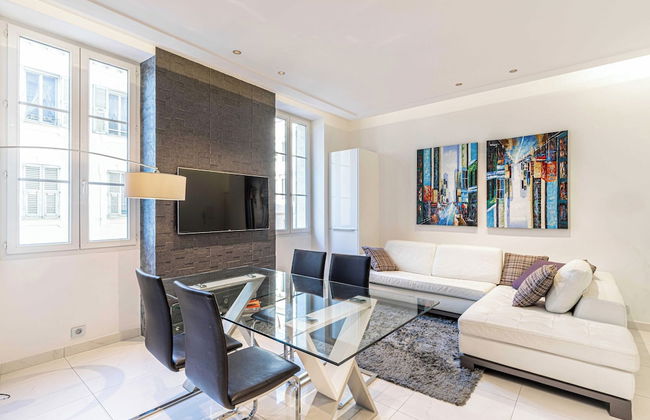 Large Renovated Studio - rue Hoche - Cannes Center - Foto 6