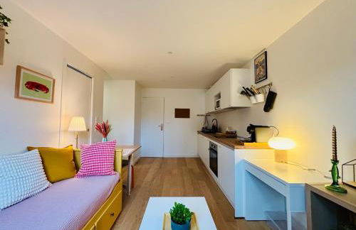 T2 au calme - 5 min à pied de la gare et 10min à pied du centre historique - Stationnement - Foto 3