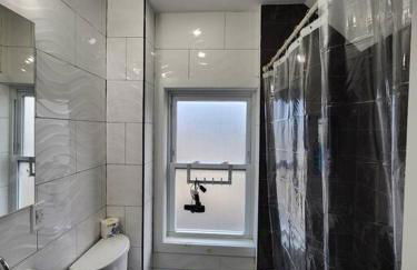 Two-Bedroom Home 25 min to NYC free parking-UNIT-2 - Foto 29