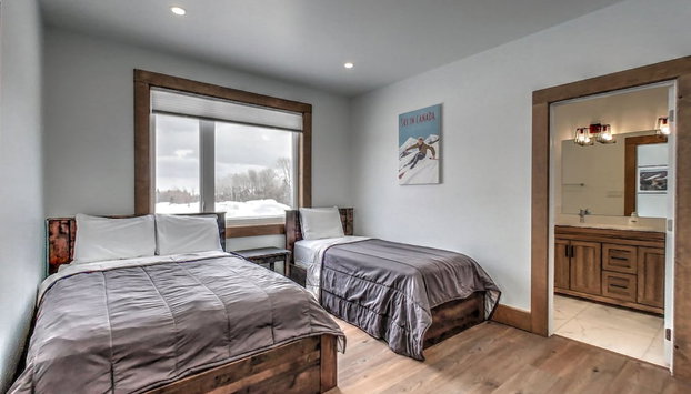 Brand New 7 bdrm Luxury Cottage with Private Beach Access, BBQ,7.5 baths, Hot Tub, Ping Pong Table - Foto 3, Habitación