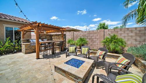 Hot Tub and Putting Green Home in Surprise - Foto 2