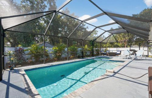 Spacious 4BR Retreat with Heated Pool & Spa home - Foto 45