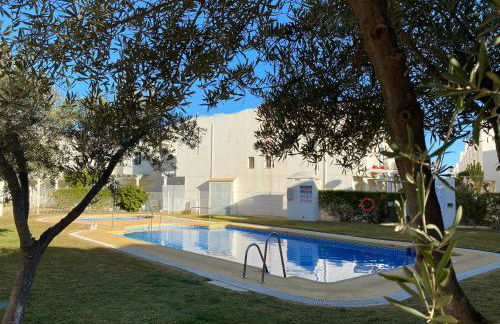 Garden vistas. Hermoso dúplex con patio, solárium y piscina. - Foto 30