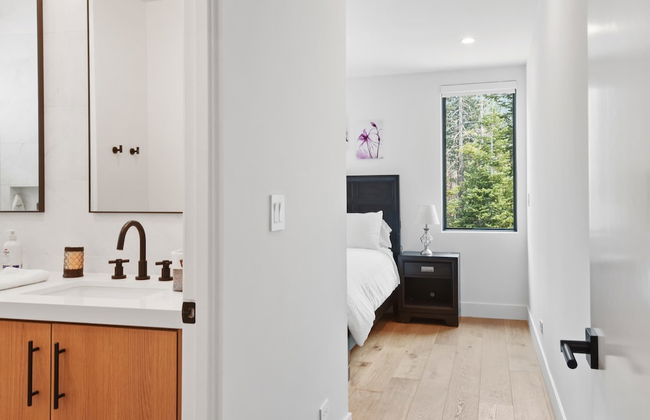 Enjoy Paradise Hot Tub, Bike & Beach Equipment! - Photo 18