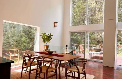 Unique and Private 25ft Waterfall House in Hunter - Foto 26