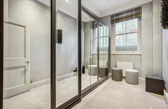 Knightsbridge Flat 3 Bed - Photo 9