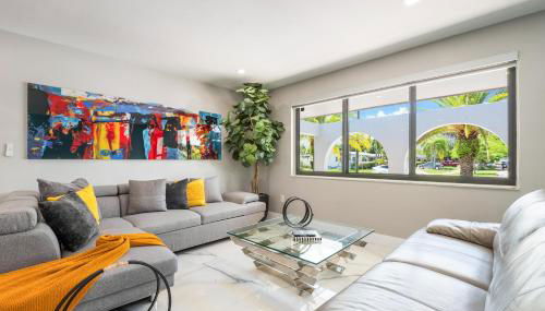 The Palms -Mini Golf , Foosball Table, Heated Pool ,Baby items ,BBQ - Foto 2