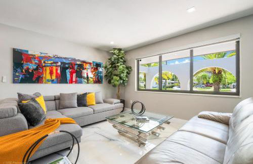 The Palms -Mini Golf , Foosball Table, Heated Pool ,Baby items ,BBQ - Foto 2