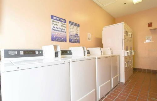 Whimsical Condo 1.5M from Disney - Foto 65