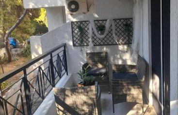 Chic & Calm apartment 3 minutes walk to Rafina Beach - Foto 33