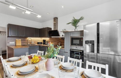 Stylish & Relaxing Penthouse ~ Workspace ~ Parking - Foto 6