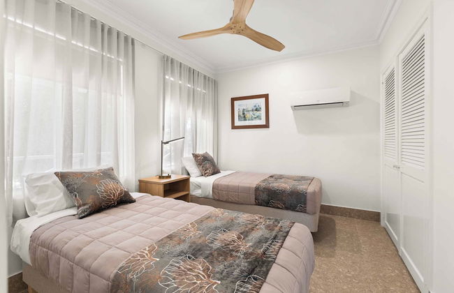 Moonlight Bay Suites - Photo 16