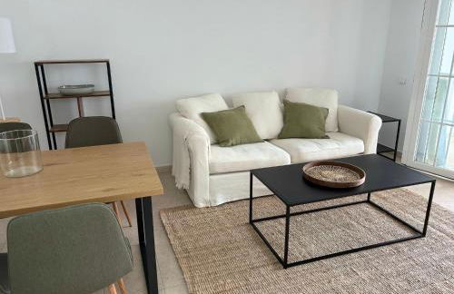 Marbella Beachside Apartment - 1 Min Walk to beach - Photo 12