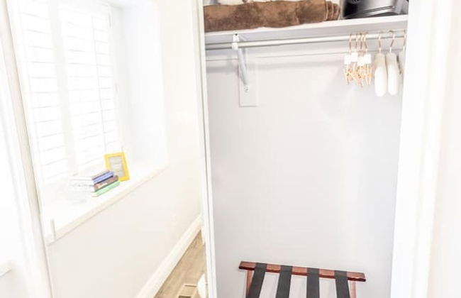 Farmington Gem 6BR Private Fenced Yard Sleeps 15 - Foto 61