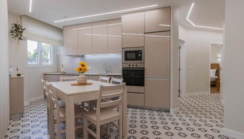 Modern 2BR Apt with Patio & AC - 0E - Foto 1, stove, dishwasher, toaster