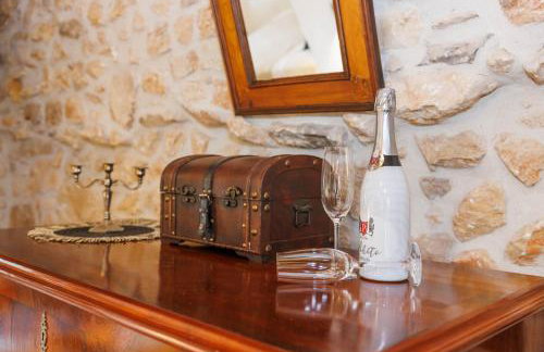 Villa Melary with Pool and Jacuzzi - Photo 22