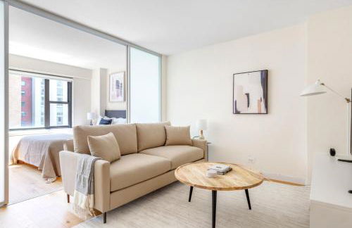 Midtown East 1BR w DM nr UN NYC-906 - Foto 1