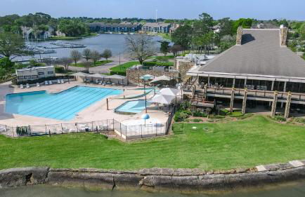 Best of Lake Conroe - Sleeps 16 - Lakefront Memories - Photo 23