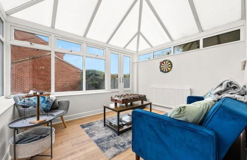 Modern 3-Bed Home, Super King Beds, Drive Parking - Foto 6